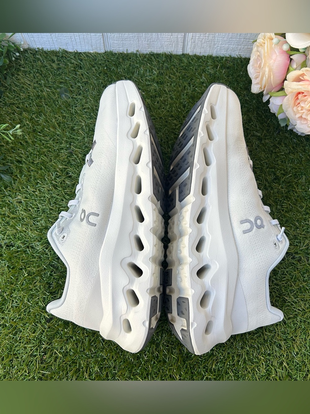 On Running CLOUDTILT
Women RUNNING SHOES Color: Glacier/Ice
Size 7 gently used - Picture 13 of 16
